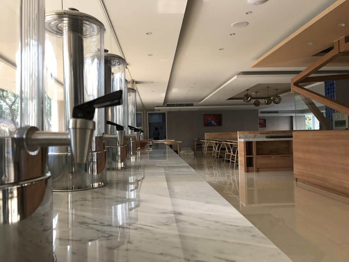 Zircon Hotel Банкок Екстериор снимка